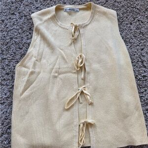 Abercrombie & Fitch Butter Yellow Knit Vest